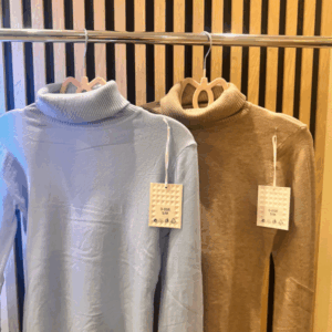 Dámský rolákový svetr s příměsí kašmíru